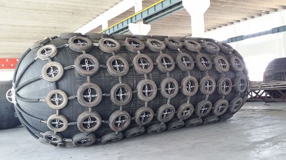 जहाज लॉन्चिंग और डॉकिंग के लिए अनुकूलन योग्य 1.5m X 15m समुद्री रबर एयरबैग