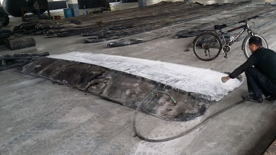 CB/T-3837 मानक 1.5m X 15m जहाज उठाने के लिए समुद्री रबर एयरबैग